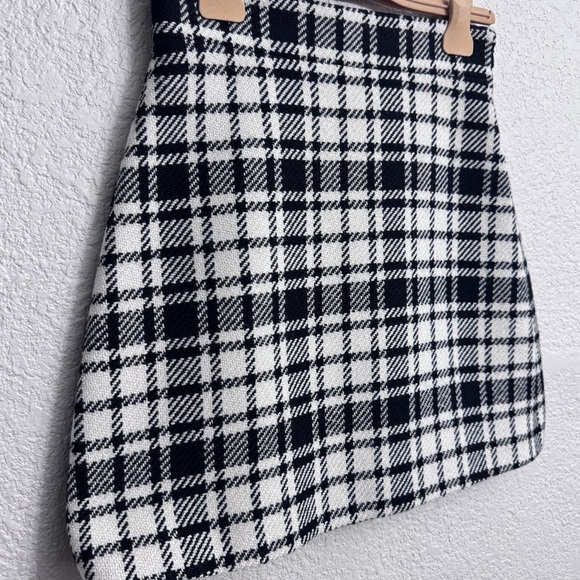 Miu Miu NWT Shetland Check Wool Mini Skirt Italy 40 – Retail $2240 - Picture 4 of 11